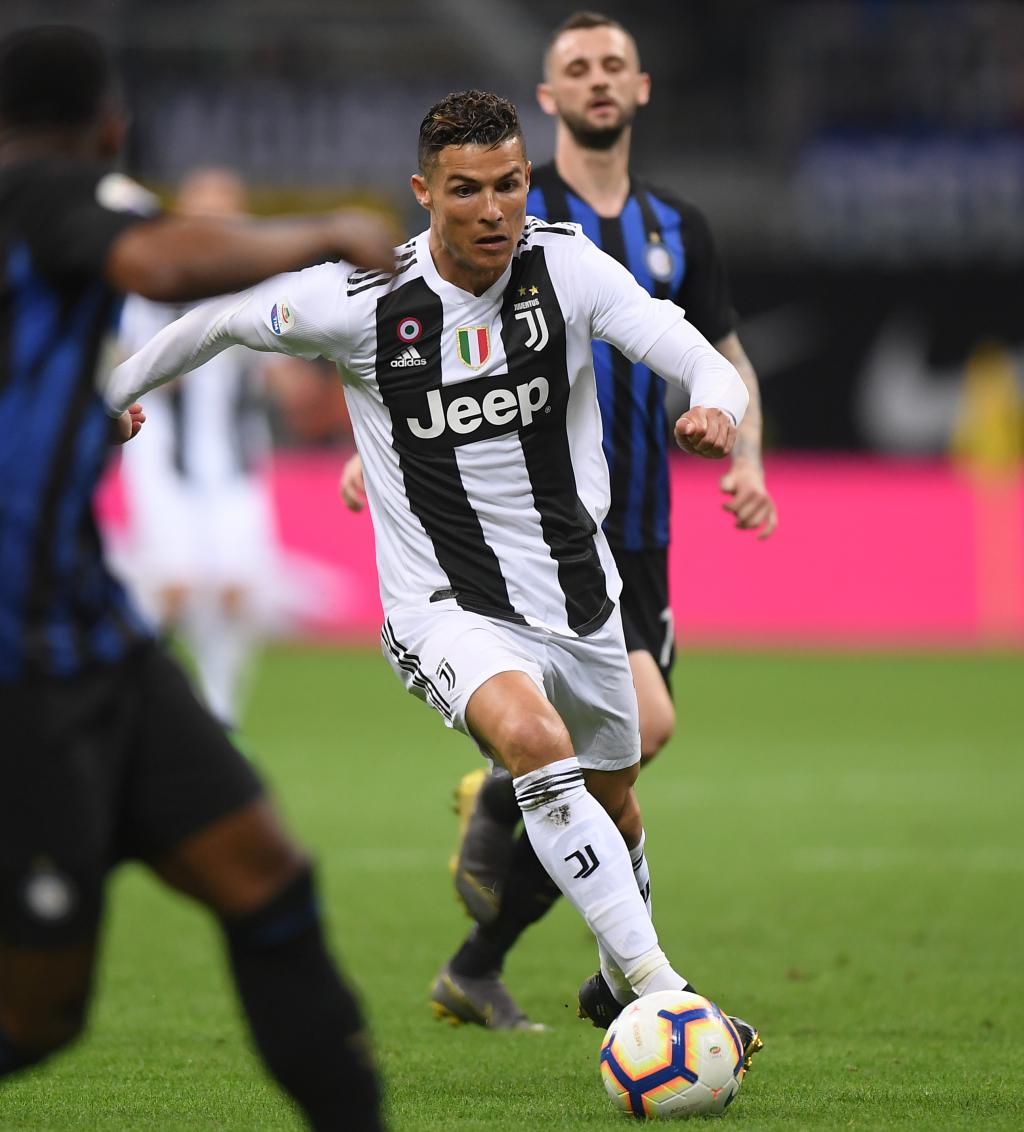 冬窗转会市场：罗马锁定齐尔克泽与法比奥·席尔瓦，能否逆袭重回巅峰？（罗马冬窗瞄准齐尔克泽与法比奥·席尔瓦：能否强势回归巅峰？）