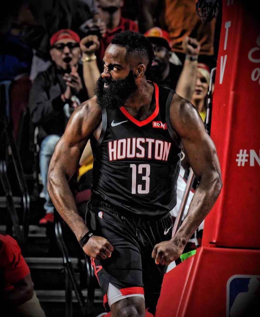 巴媒：格雷米奥主席候选者曾想招募本泽马，以此当竞选筹码（巴媒：格雷米奥主席参选人曾打算签下本泽马当竞选筹码）