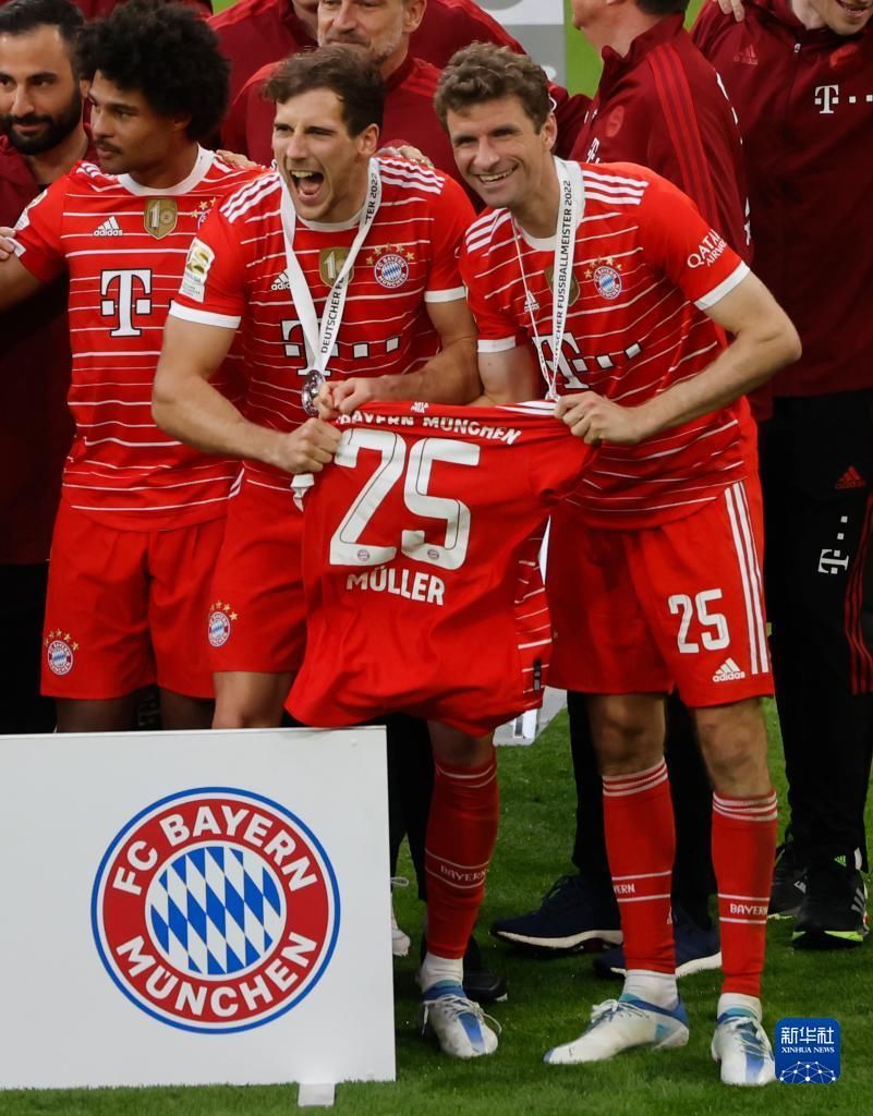 内马尔爸：内马尔最糟糕的阶段已经过去；我就是靠关注度赚钱