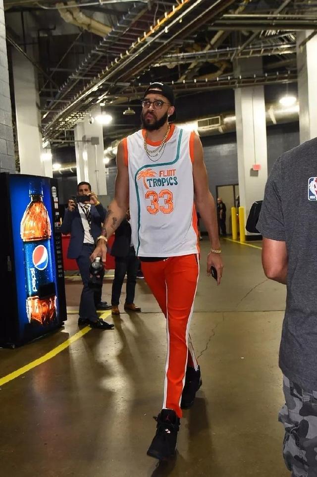 尤尔曼德：我们踢得非常好；弗莱肯的扑救改变了比赛局势（尤尔曼德：球队发挥出色，弗莱肯神扑扭转战局）